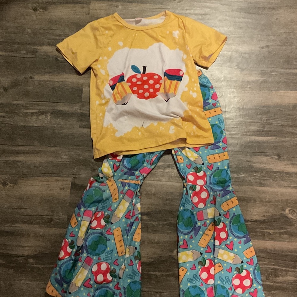 SHEIN Yellow and Multicolor Kids Pajama Set